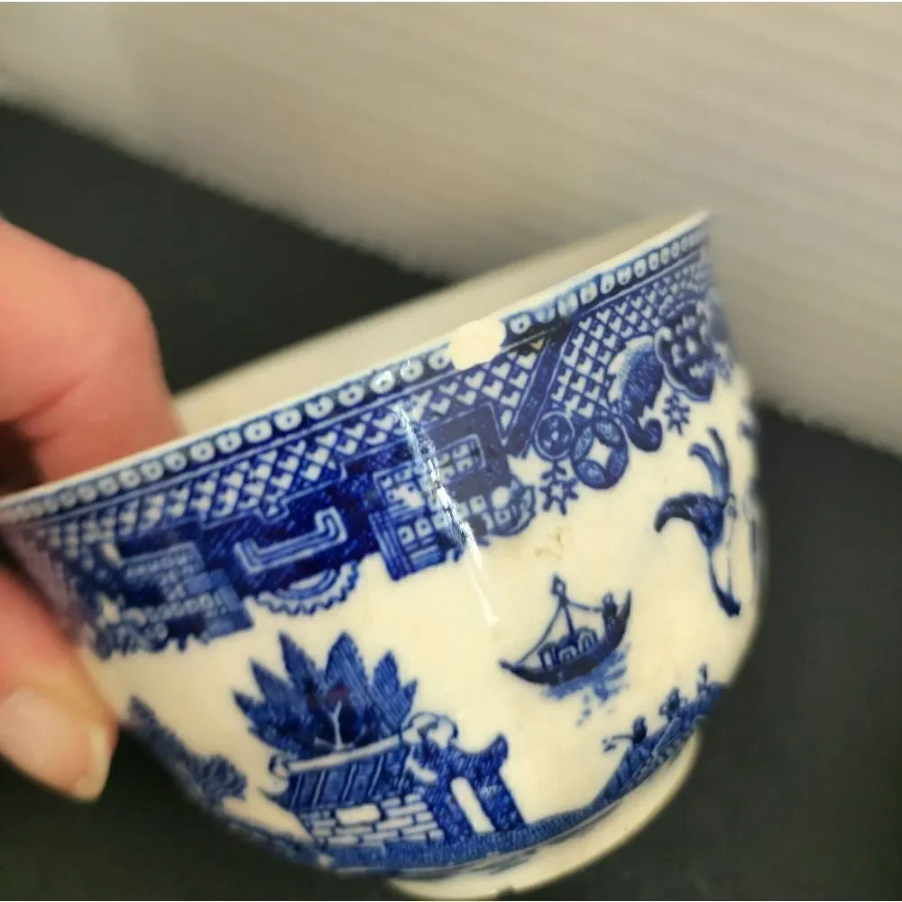 Set of 8 antique Blue willow ceramic tea cups